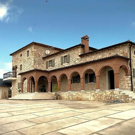 Luxurioese Don Giordano Im Toskanischen Stil Mit Pool, Weinbergblick Und Olivenhainen In Istrien * Ferenci