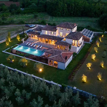 Luxurioese Don Giordano Im Toskanischen Stil Mit Pool, Weinbergblick Und Olivenhainen In Istrien Willa