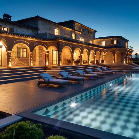 Willa Luxurioese Don Giordano Im Toskanischen Stil Mit Pool, Weinbergblick Und Olivenhainen In Istrien Ferenci
