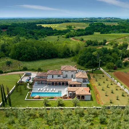 Luxurioese Don Giordano Im Toskanischen Stil Mit Pool, Weinbergblick Und Olivenhainen In Istrien Willa