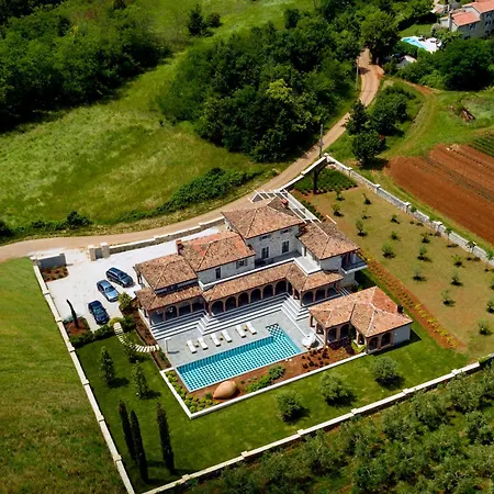 Willa Luxurioese Don Giordano Im Toskanischen Stil Mit Pool, Weinbergblick Und Olivenhainen In Istrien
