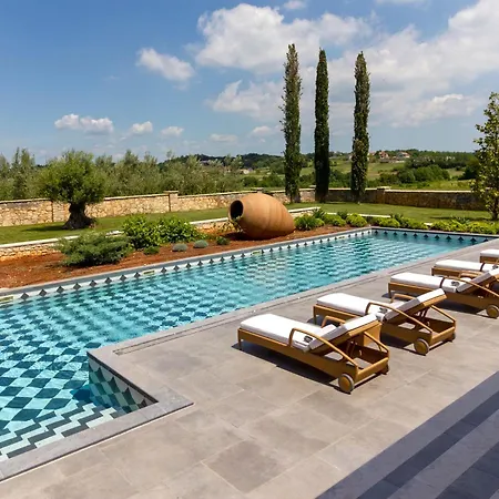 Willa Luxurioese Don Giordano Im Toskanischen Stil Mit Pool, Weinbergblick Und Olivenhainen In Istrien