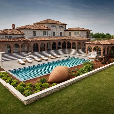 Luxurioese Don Giordano Im Toskanischen Stil Mit Pool, Weinbergblick Und Olivenhainen In Istrien Ferenci