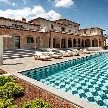 Luxurioese Don Giordano Im Toskanischen Stil Mit Pool, Weinbergblick Und Olivenhainen In Istrien
