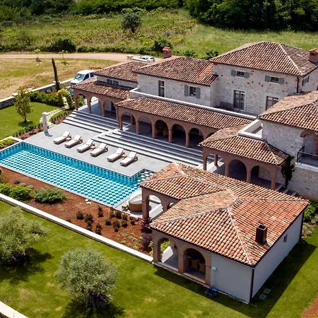 Luxurioese Don Giordano Im Toskanischen Stil Mit Pool, Weinbergblick Und Olivenhainen In Istrien * Ferenci