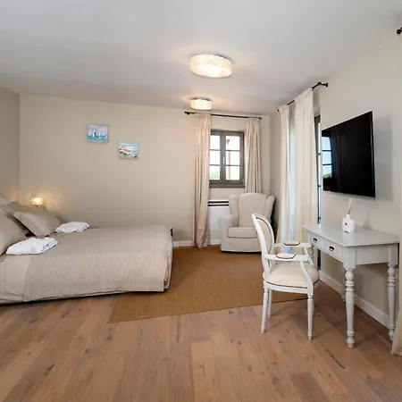 Luxurioese Don Giordano Im Toskanischen Stil Mit Pool, Weinbergblick Und Olivenhainen In Istrien