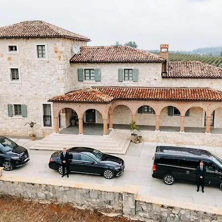 Willa Luxurioese Don Giordano Im Toskanischen Stil Mit Pool, Weinbergblick Und Olivenhainen In Istrien Ferenci