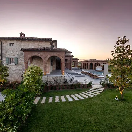 Luxurioese Don Giordano Im Toskanischen Stil Mit Pool, Weinbergblick Und Olivenhainen In Istrien Willa Ferenci